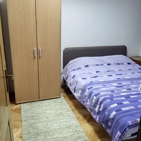 Mladenovic Center, Free Parking&wifi Appartamento *