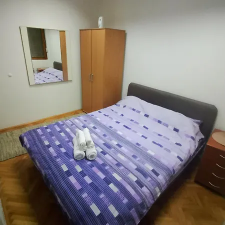 Mladenovic Center, Free Parking&wifi Daire