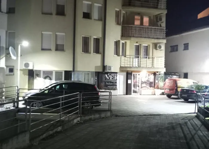 Mladenovic Center, Free Parking&wifi * Вране