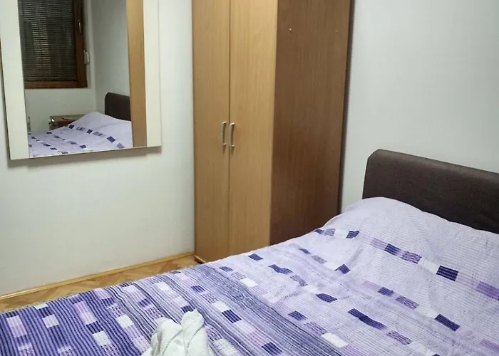 Mladenovic Center, Free Parking&wifi Апартаменты *